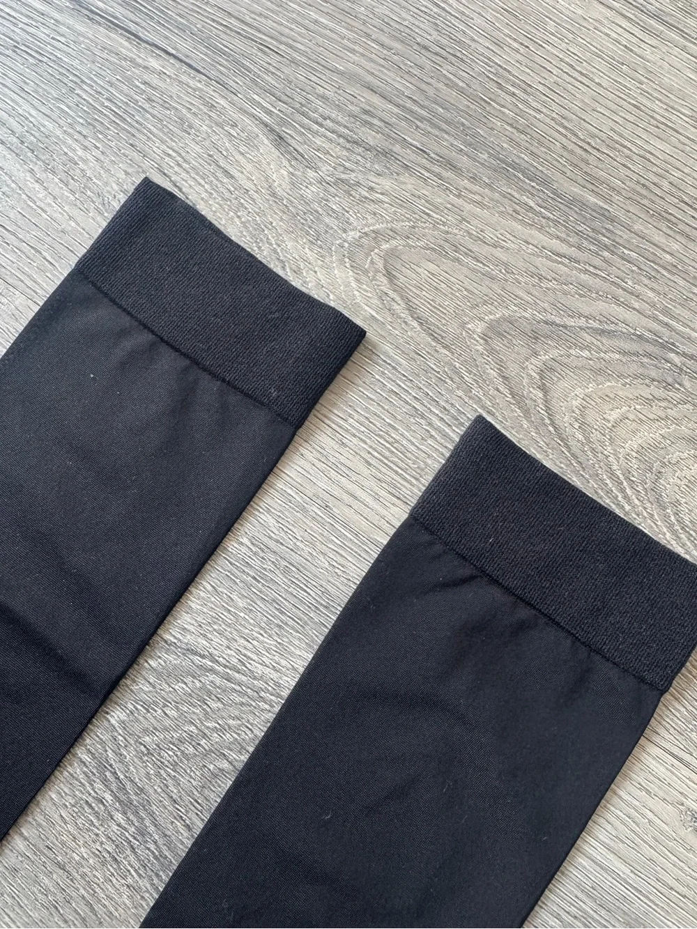 Uniqlo Sheer Nylon Crew Socks (Blk)